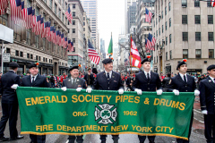 Rain or shine, hundreds of thousands of spectators came out to celebrate the St. Patrick’s parade in NYC. In its 260th year since its inception, the parade was welcome and gave cheer for locals and visitors alike after a two year adjustment due to COVID.
Starting from 44th St. and 5th Ave., the parade holds roughly 150,000 marchers passing St. Patrick’s Church and Central Park, down the Museum mile and ending at East 79th Street. Thursday, March 17th. NYC, NY. (C) Bianca Otero