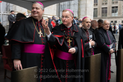 Clergy of St. Patrick's Day Cathedral wait to greet politicians participating in the St. Patrick's Day Parade in New York, NY, on Mar. 17, 2022. (Photo by Gabriele Holtermann/Sipa USA)