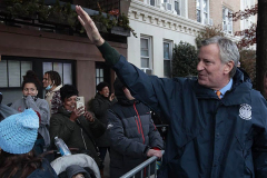 11.24.21 Mayor Bill De Blasio, NYPD COMMISSIONER Dermot Shea,Macy’s CEO Jeff Gennette hold press conference at the staging area for the 2021 Macy’s Thanksgiving Day parade.
(C) Steve Sands/ New York Newswire
