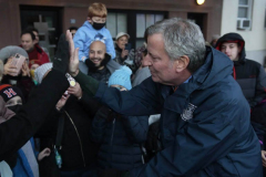 11.24.21 Mayor Bill De Blasio, NYPD COMMISSIONER Dermot Shea,Macy’s CEO Jeff Gennette hold press conference at the staging area for the 2021 Macy’s Thanksgiving Day parade.
(C) Steve Sands/ New York Newswire