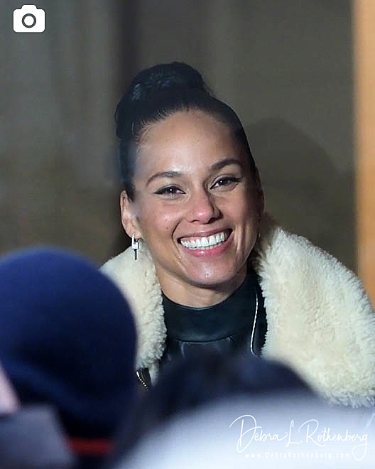 Alicia Keys Performs Live on “TODAY” Show